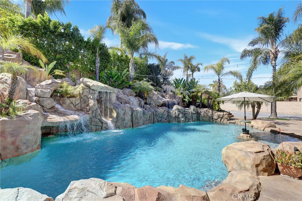 1610 Via Roma Circle