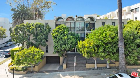Photo of 11789 Montana Avenue #11, Los Angeles, CA 90049 (MLS # 26837447)