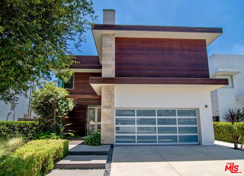 Photo of 16508 Moorpark Street, Encino, CA 91436 (MLS # 26838131)