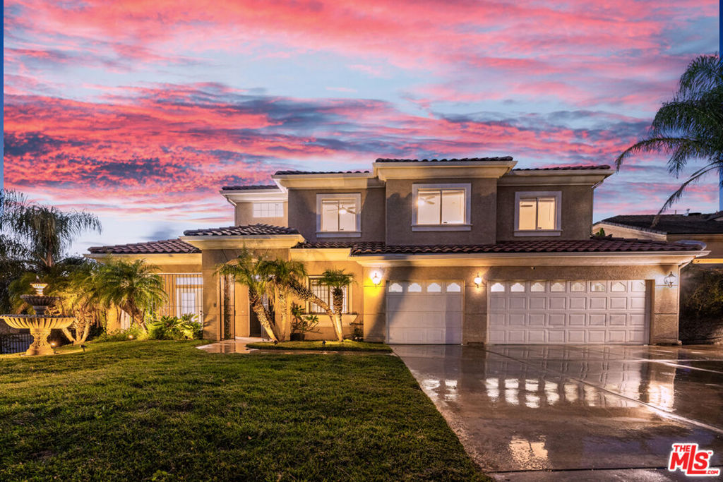 6758 Ridgeline Avenue