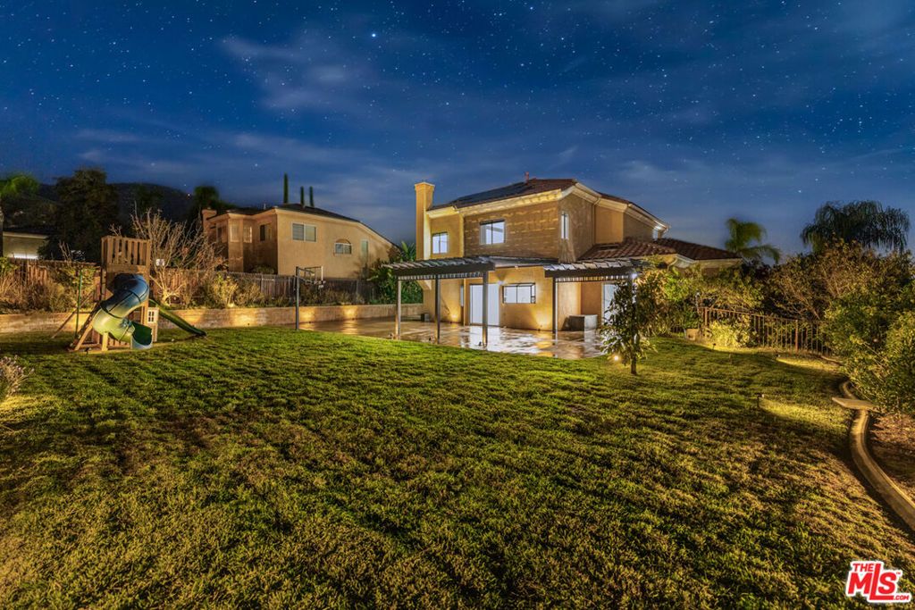 Photo of 6758 Ridgeline Avenue, San Bernardino, CA 92407 (MLS # 26654881)