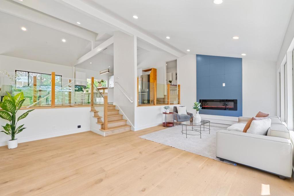 11234 Sun Valley Drive
