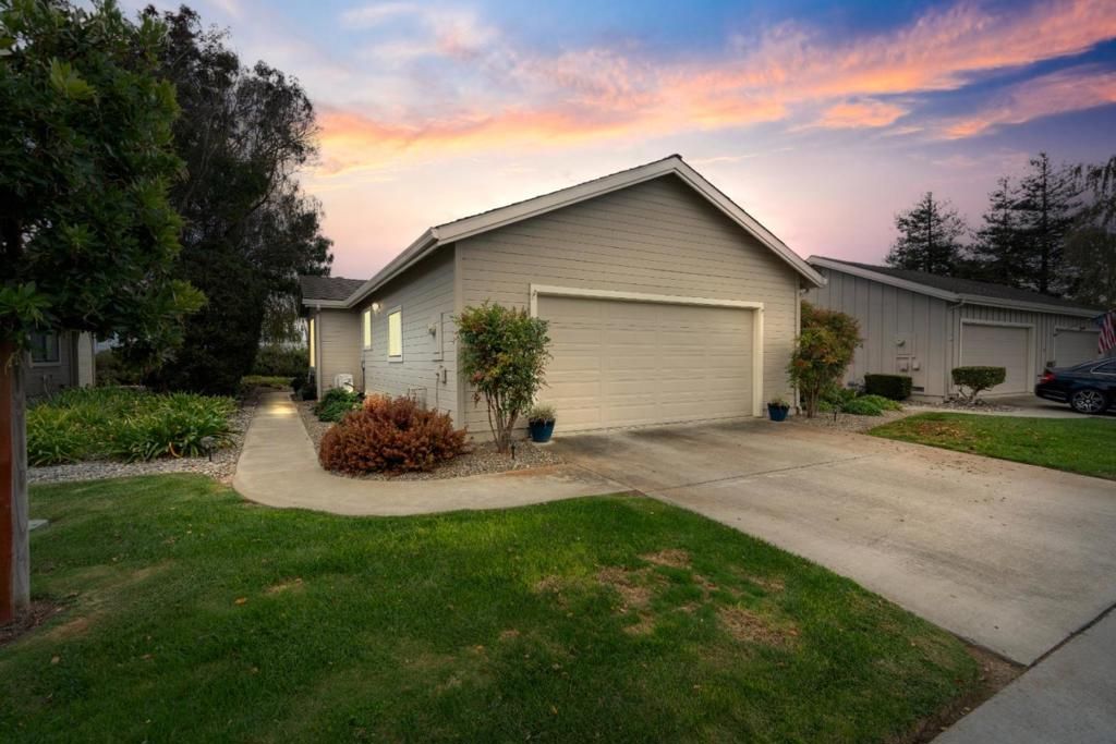 Photo of 729 Helen Drive, Hollister, CA 95023 (MLS # ML82025736)