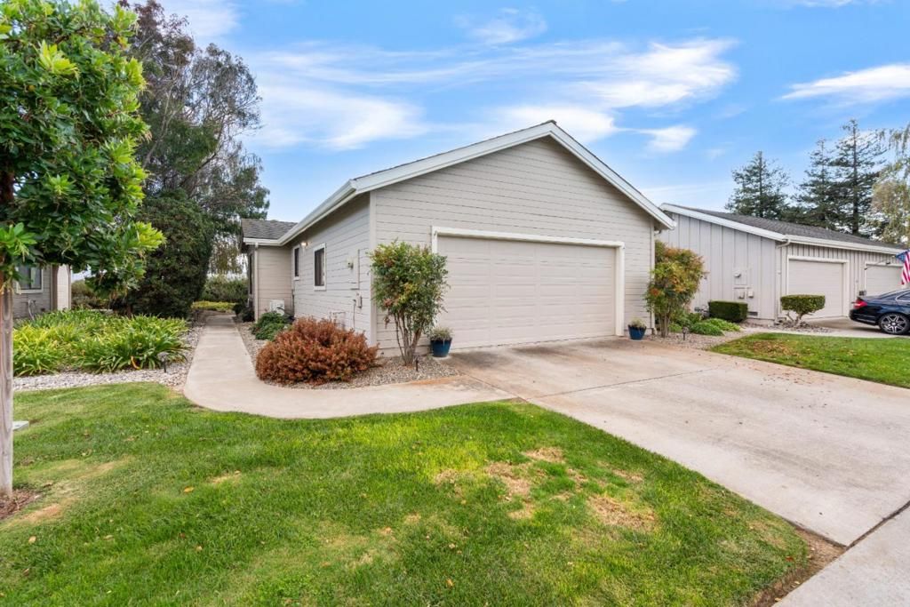 Photo of 729 Helen Drive, Hollister, CA 95023 (MLS # ML82025736)