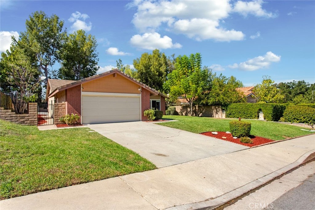 1123 Cleghorn