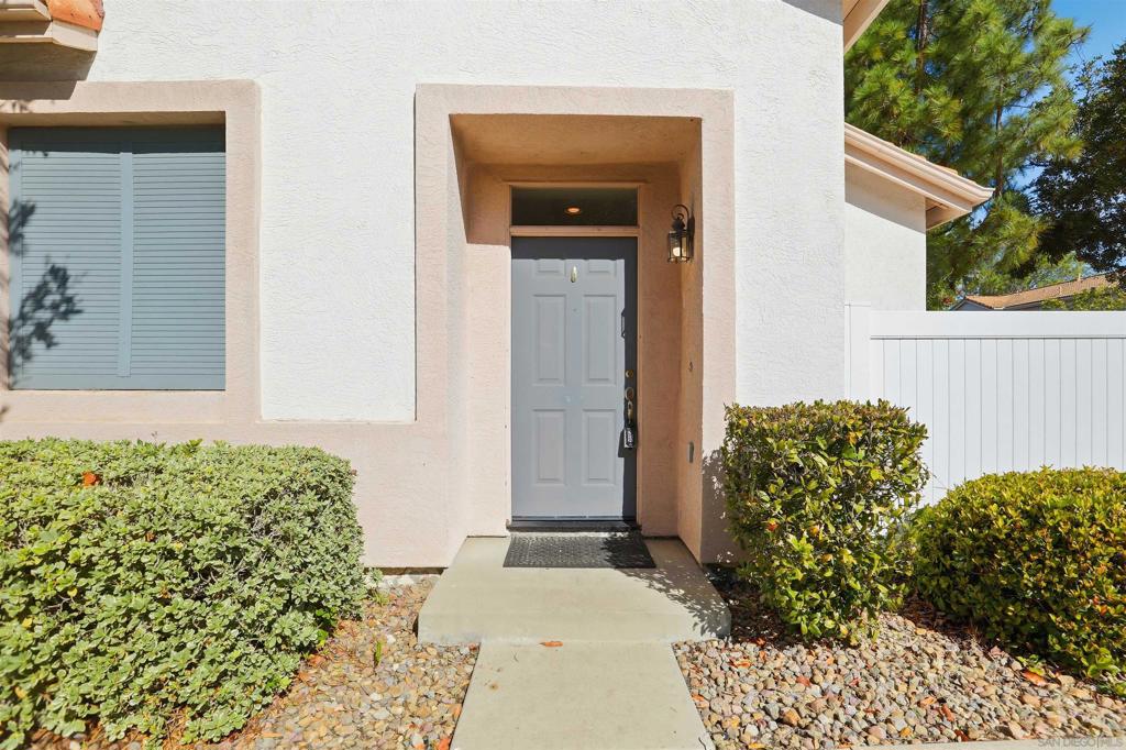 8291 Gold Coast Dr 8