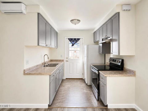 Tiny photo for 1107 Carlsbad Place, Ventura, CA 93003 (MLS # V1-36903)