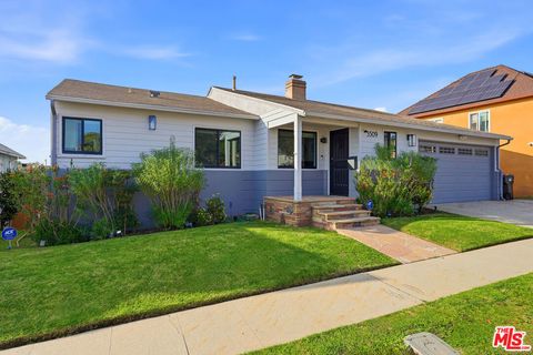 Photo of 5509 Onacrest Drive, Los Angeles, CA 90043 (MLS # 25622989)