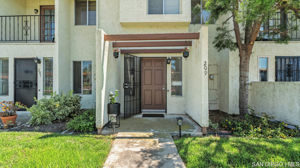 PRICED TO SELL!! Move-in ready 2-bedroom, 1.5-bath townhome located in the desirable gated community of Villa Espanas. Perfect for a starter home, this property offers a bright and functional layout with comfortable living spaces. Conveniently situated near freeways, schools, and grocery shopping, it provides easy access to everyday necessities. Residents enjoy fantastic community amenities including two sparkling pools, a relaxing spa, and a recreation area. Don't miss this opportunity to own in a great location with resort-style living!