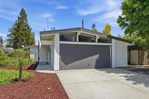 Photo of 3609 South Court, Palo Alto, CA 94306 (MLS # ML82045284)
