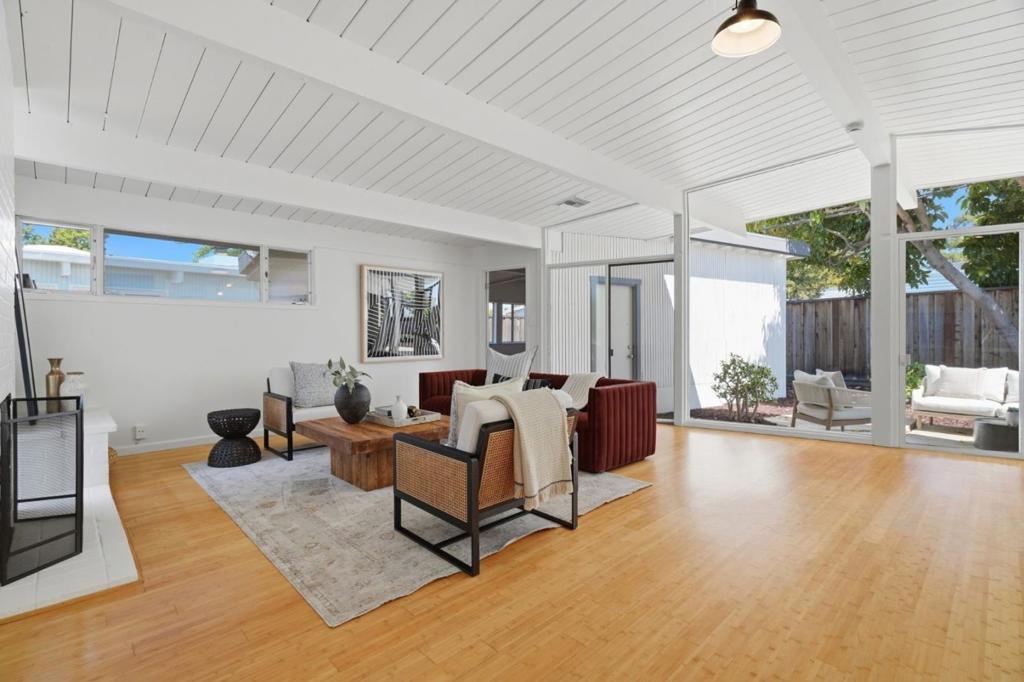 3609 South Court