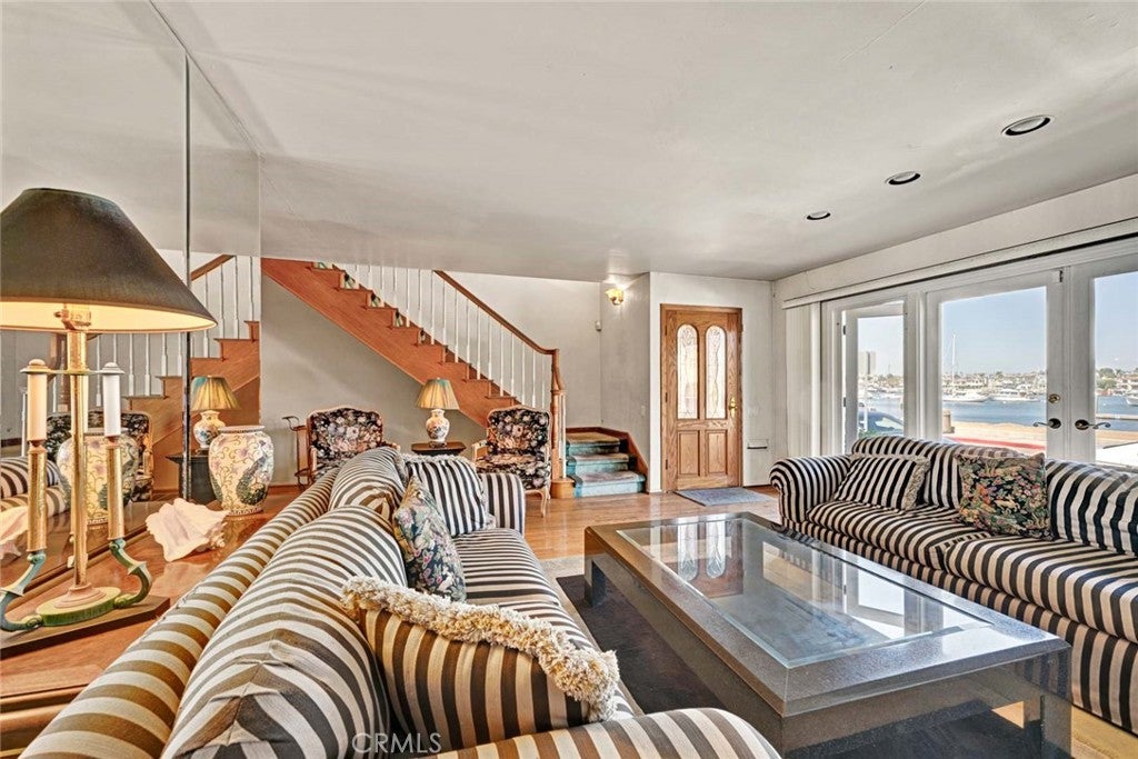 915 W Bay Avenue, Newport Beach CA 92661 - Photo 12