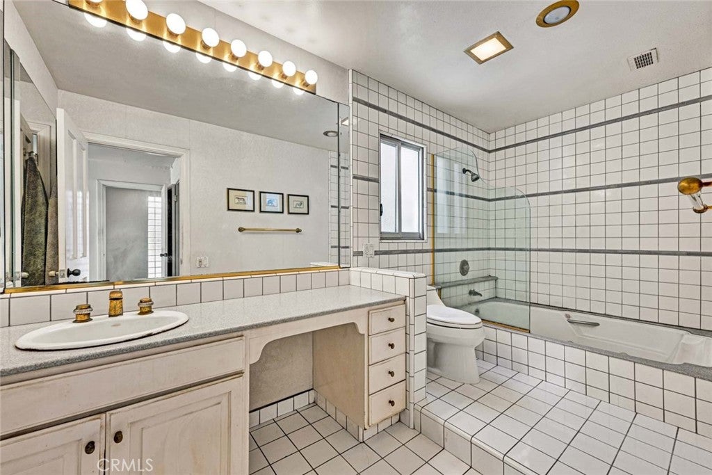 915 W Bay Avenue, Newport Beach CA 92661 - Photo 36