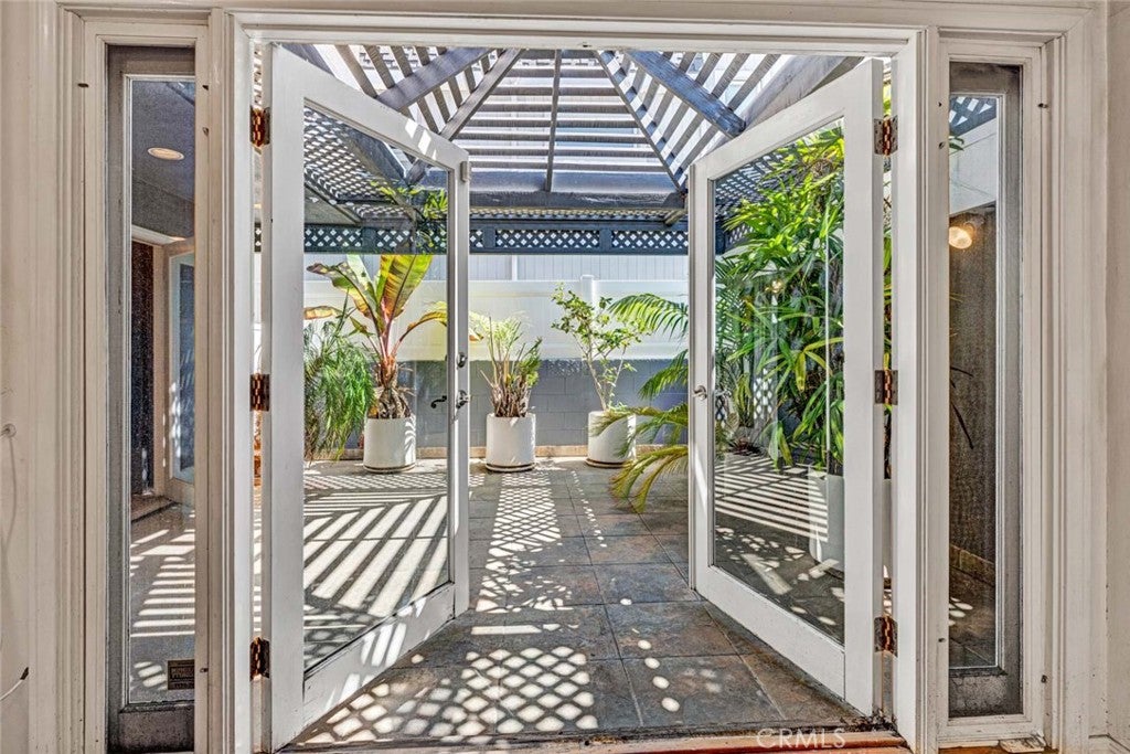 915 W Bay Avenue, Newport Beach CA 92661 - Photo 23