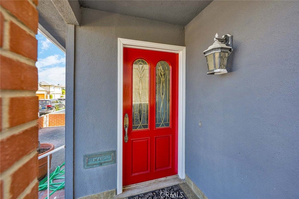 915 W Bay Avenue, Newport Beach CA 92661 - Photo 6