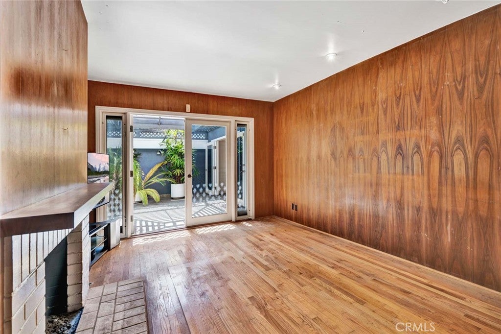 915 W Bay Avenue, Newport Beach CA 92661 - Photo 28