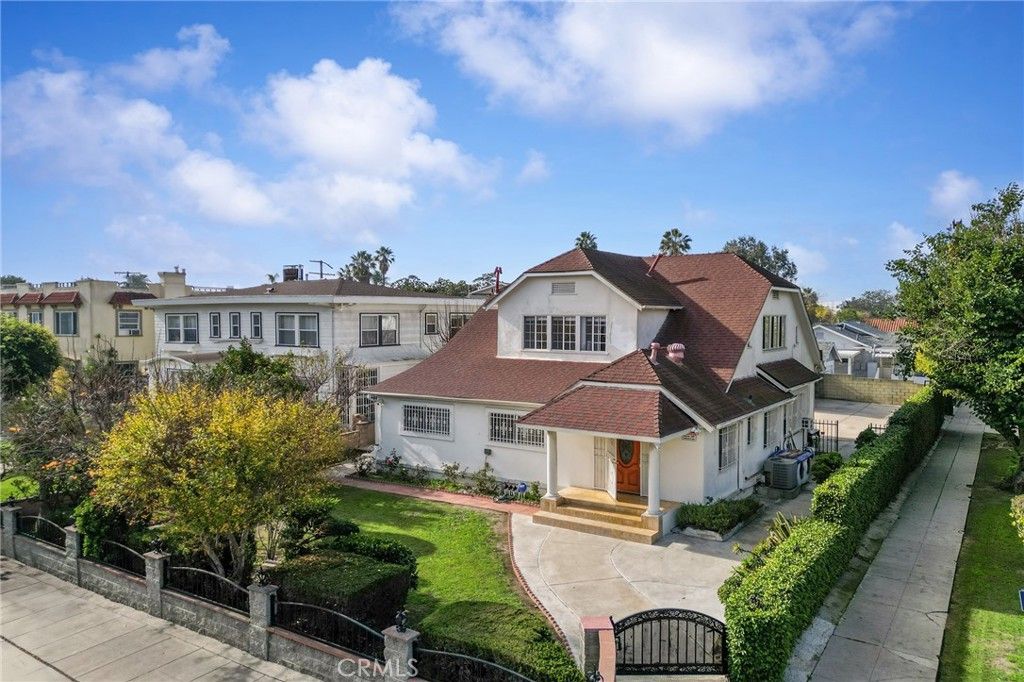 Photo of 901 Westchester Place, Los Angeles, CA 90019 (MLS # PW26002939)