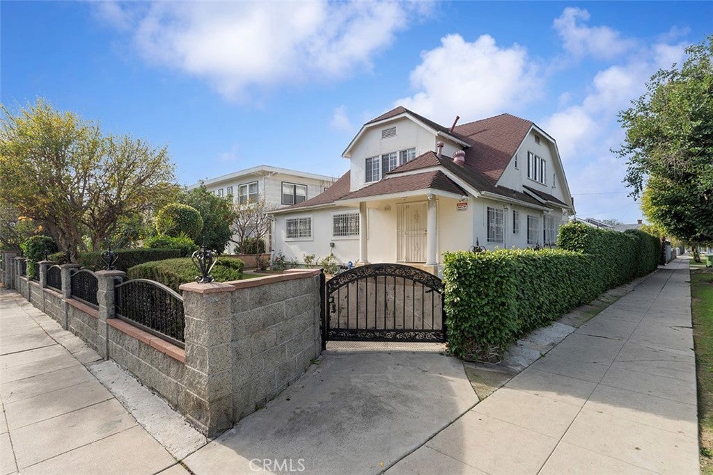 901 Westchester Place, Los Angeles CA 90019
