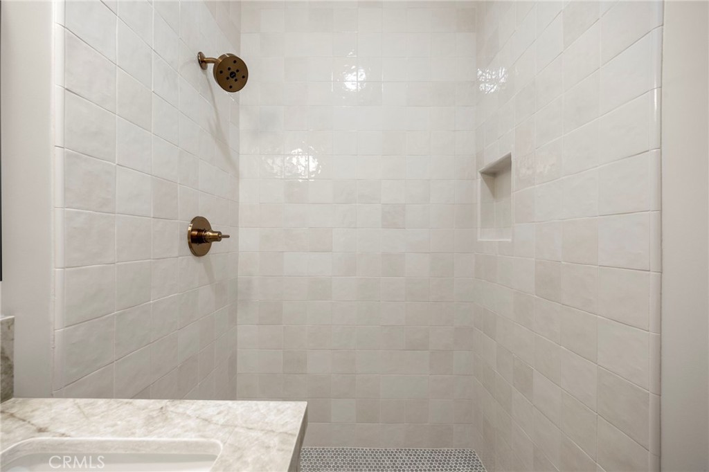 Alamitos Beach (AB) - Residential Lease