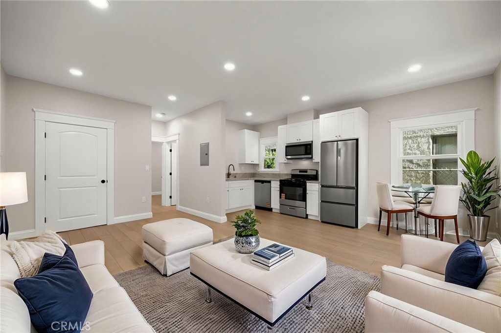 Alamitos Beach (AB) - Residential Lease