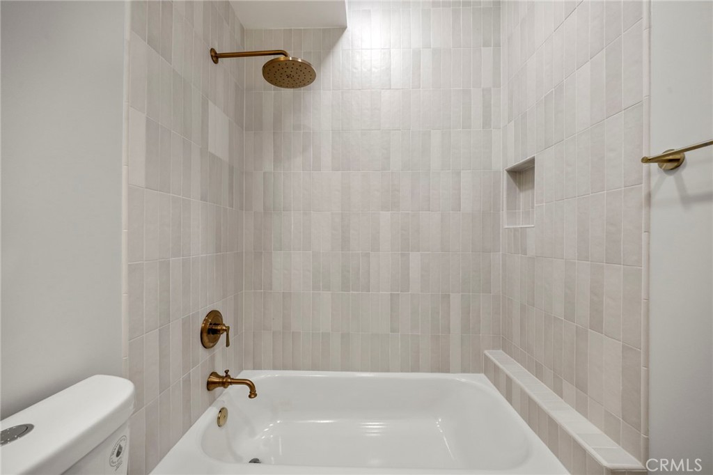 Alamitos Beach (AB) - Residential Lease