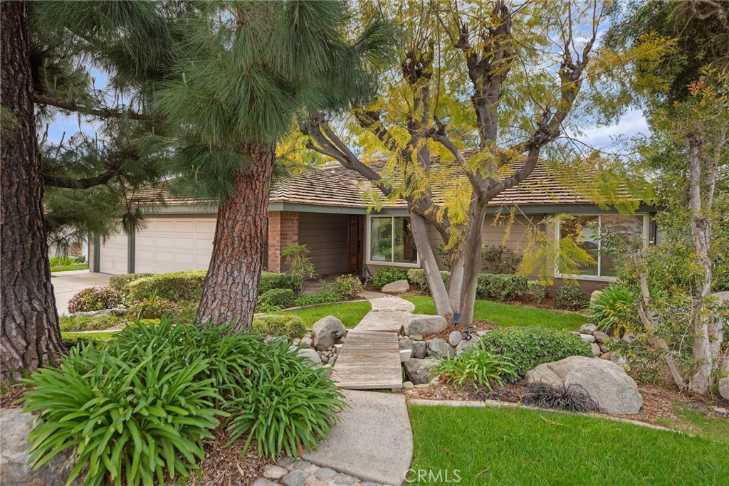 4951 Oak Tree Court