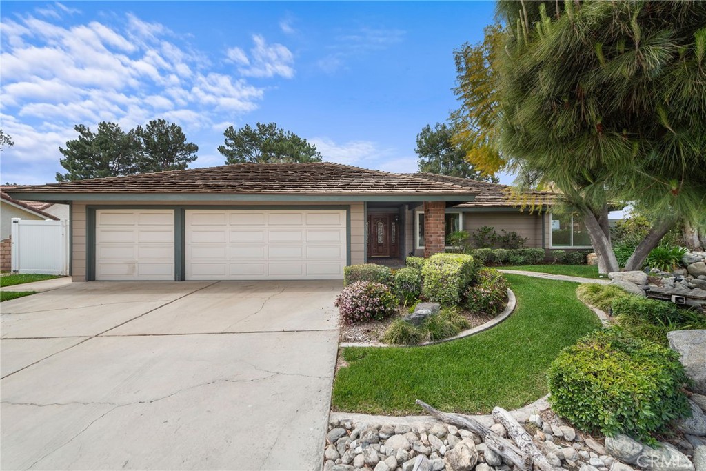 4951 Oak Tree Court