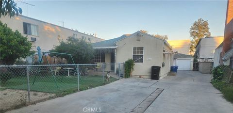 Photo of 7262 Amigo, Reseda, CA 91335 (MLS # SR25269420)