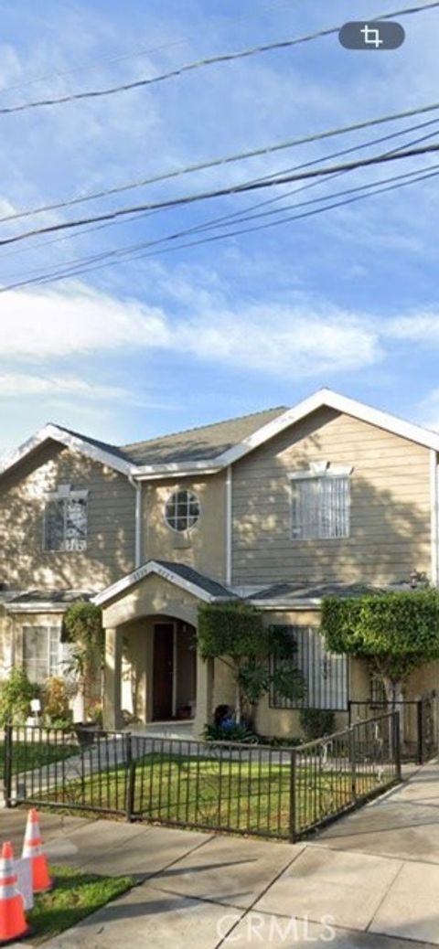 Photo of 5725 Case Avenue #4, North Hollywood, CA 91601 (MLS # CV26069942)