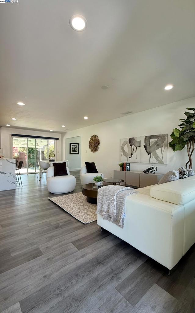 141 Peony Ct