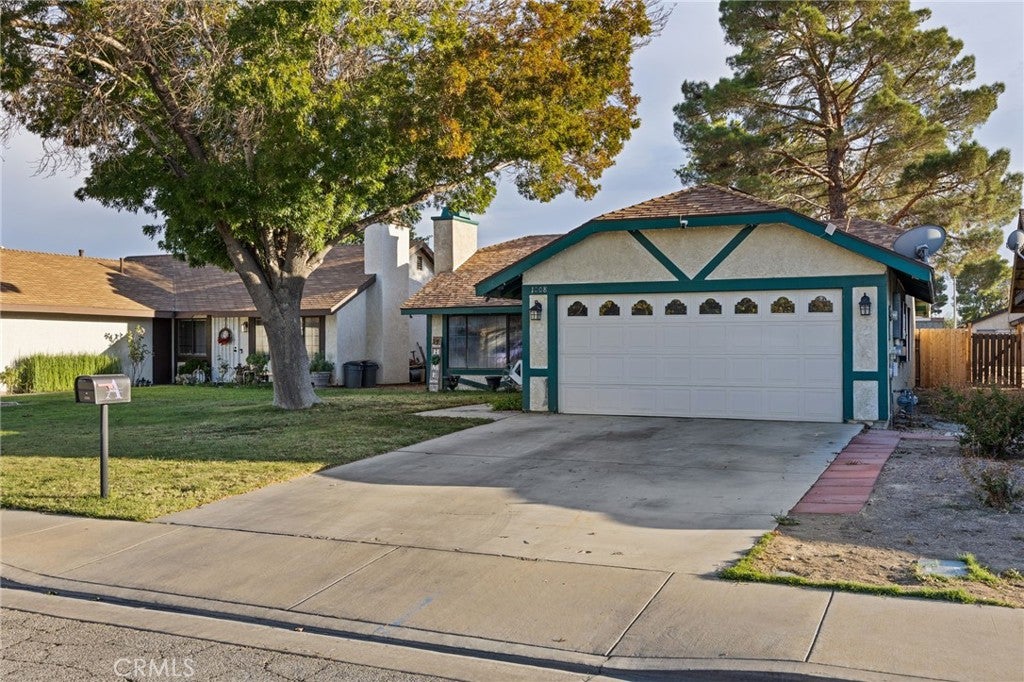 1008 E Newgrove