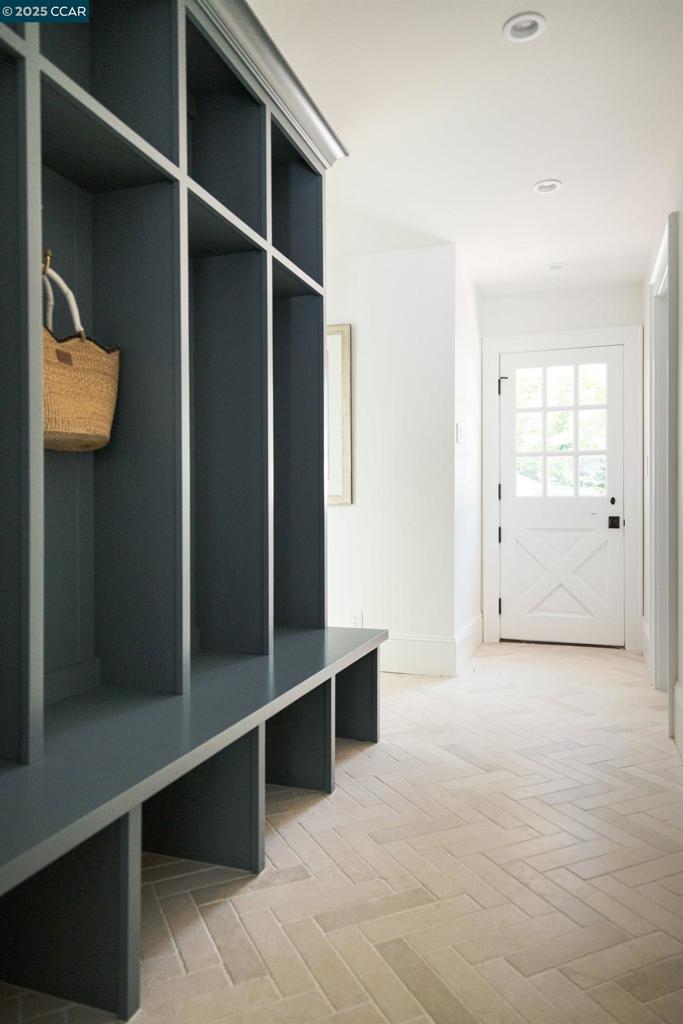 HAPPY VALLEY - Residential