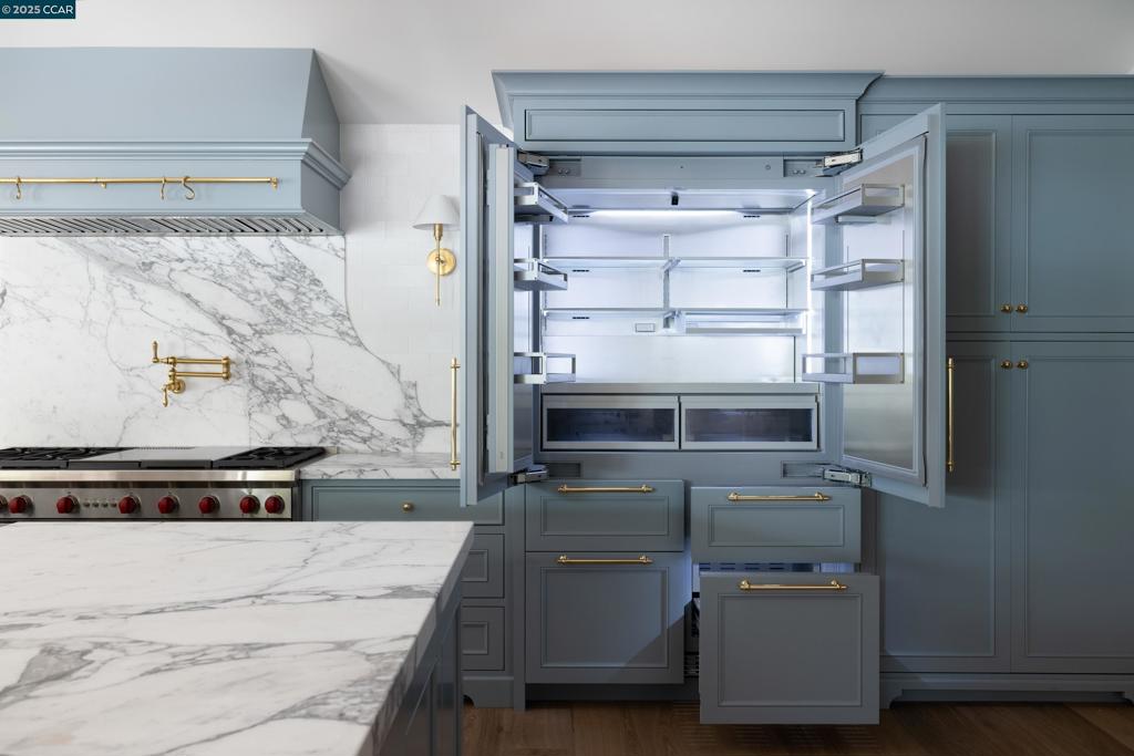 HAPPY VALLEY - Residential