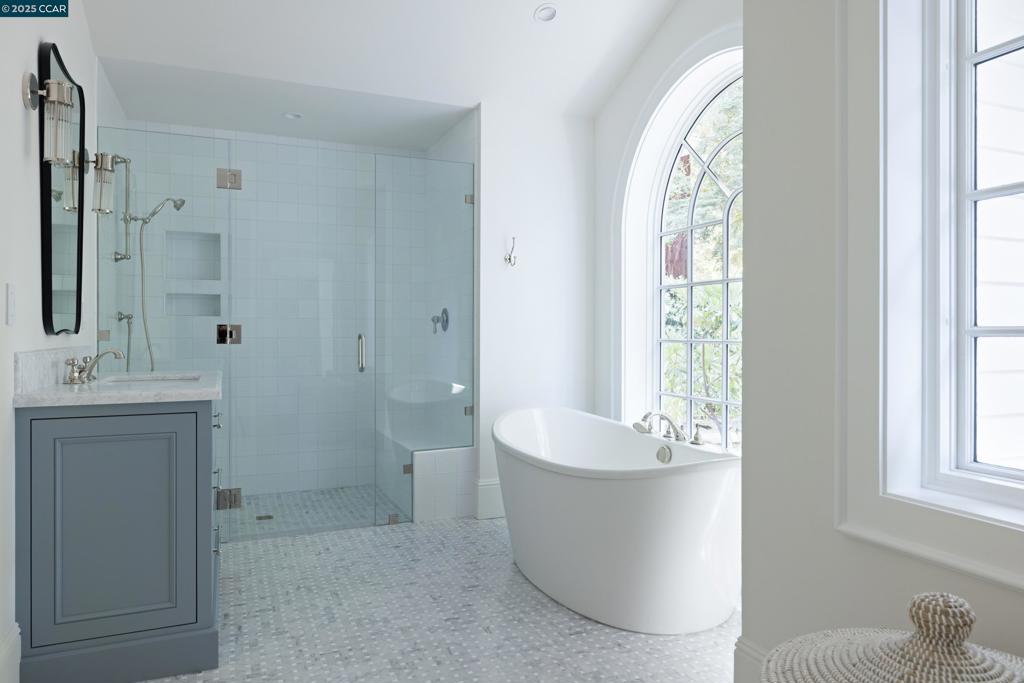 HAPPY VALLEY - Residential