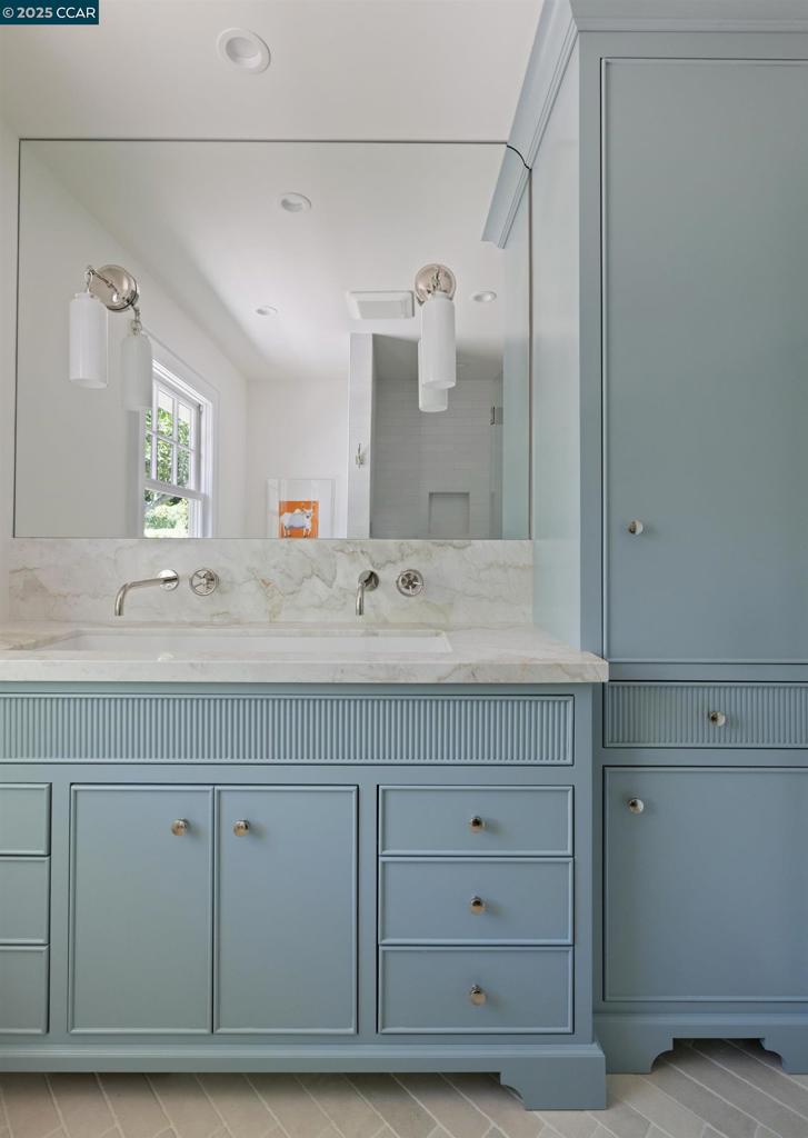 HAPPY VALLEY - Residential