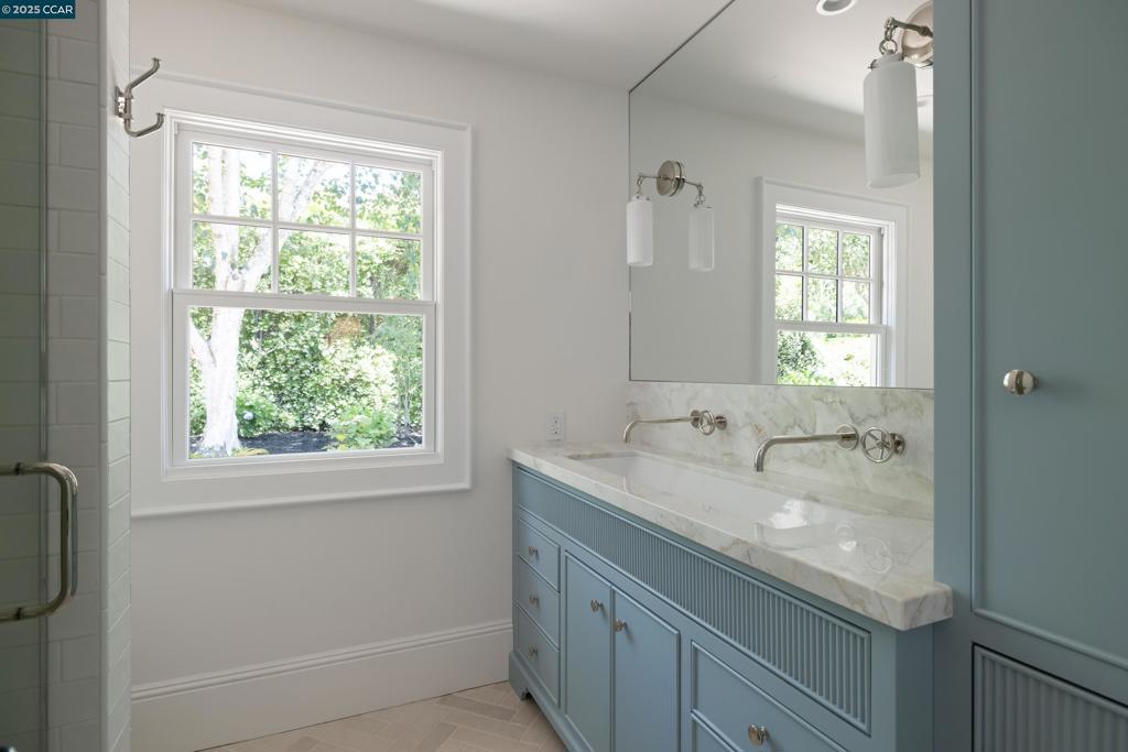 HAPPY VALLEY - Residential