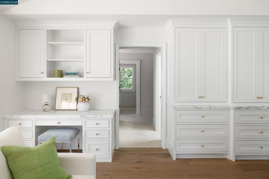 HAPPY VALLEY - Residential