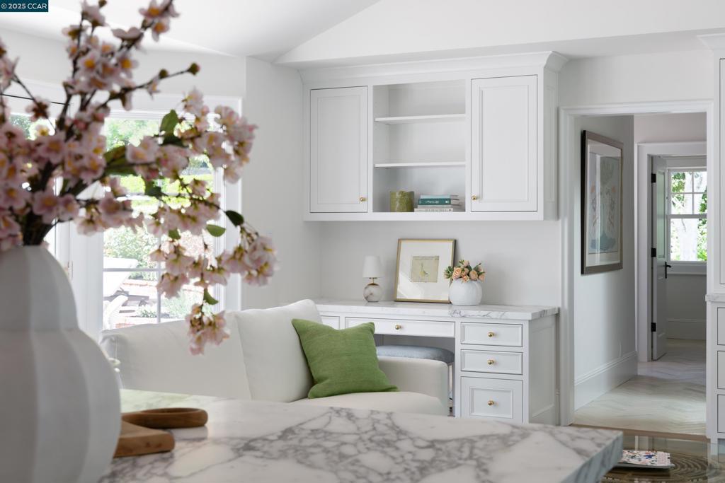 HAPPY VALLEY - Residential