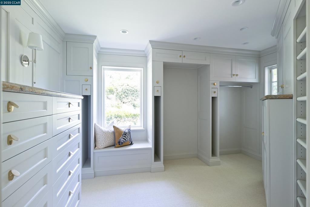 HAPPY VALLEY - Residential