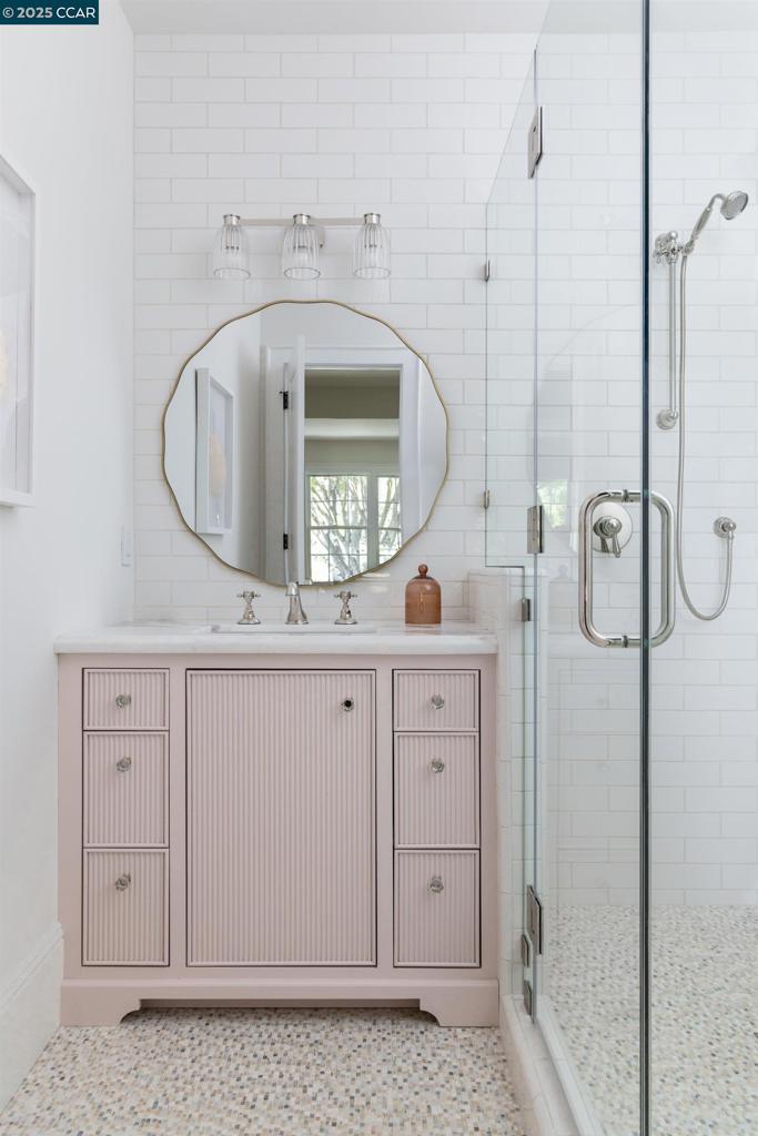 HAPPY VALLEY - Residential