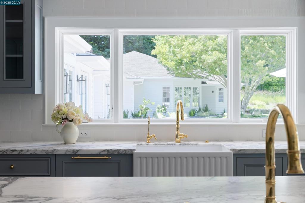 HAPPY VALLEY - Residential