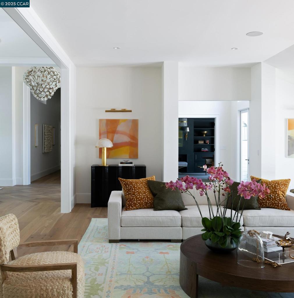 HAPPY VALLEY - Residential