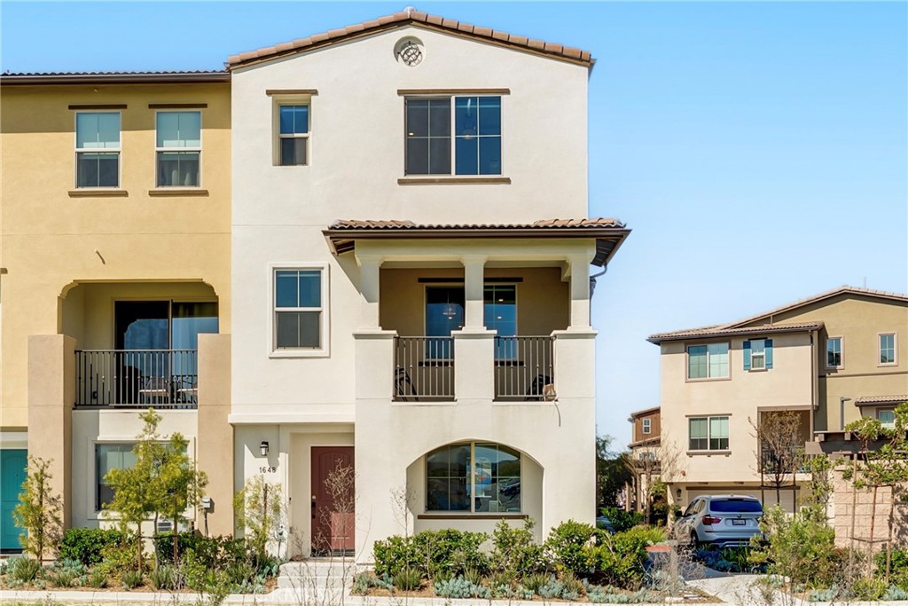1648 Fig Tree Way
