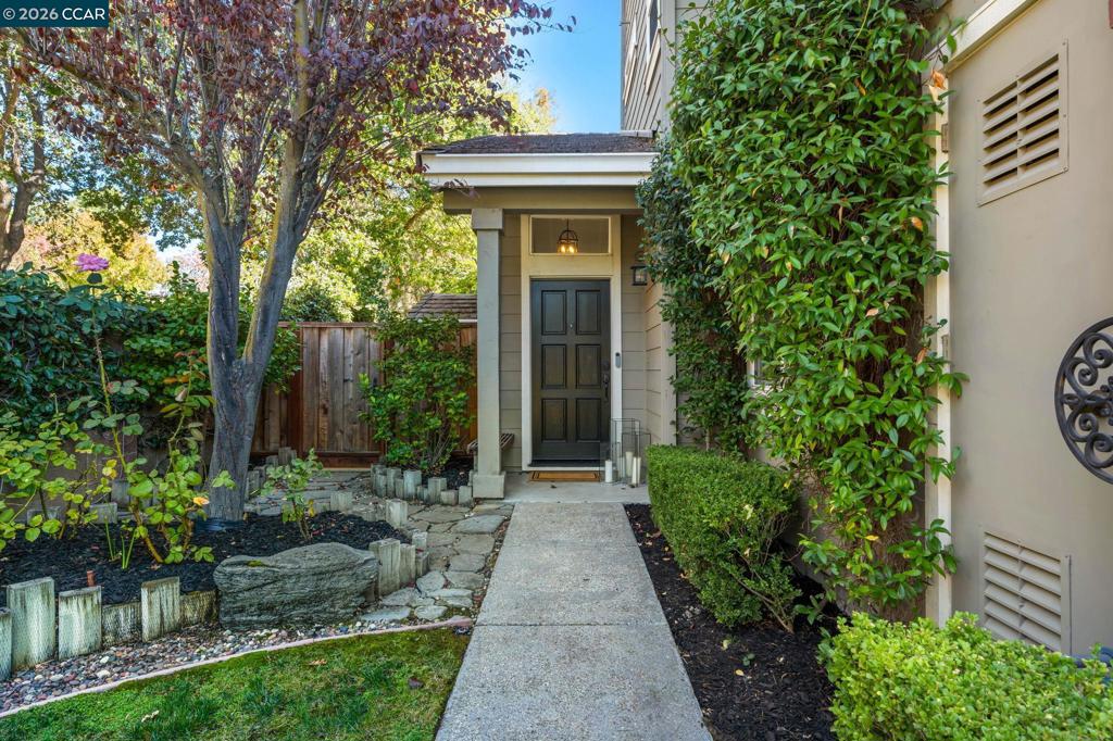 12 Cross Bridge Pl