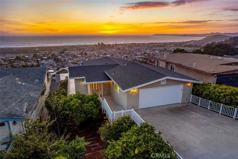 Photo of 2621 Maple Avenue, Morro Bay, CA 93442 (MLS # SC26084298)