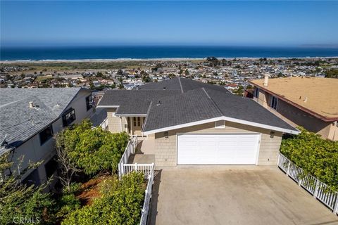 Tiny photo for 2621 Maple Avenue, Morro Bay, CA 93442 (MLS # SC26084298)