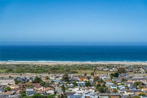 Tiny photo for 2621 Maple Avenue, Morro Bay, CA 93442 (MLS # SC26084298)