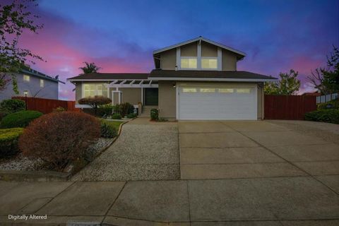 Photo of 18737 W Cavendish Drive, Castro Valley, CA 94552 (MLS # ML82034877)