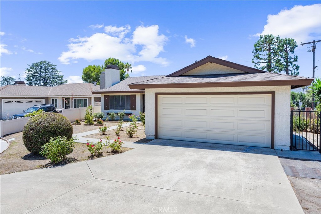Properties 1 17300 Azalea Court