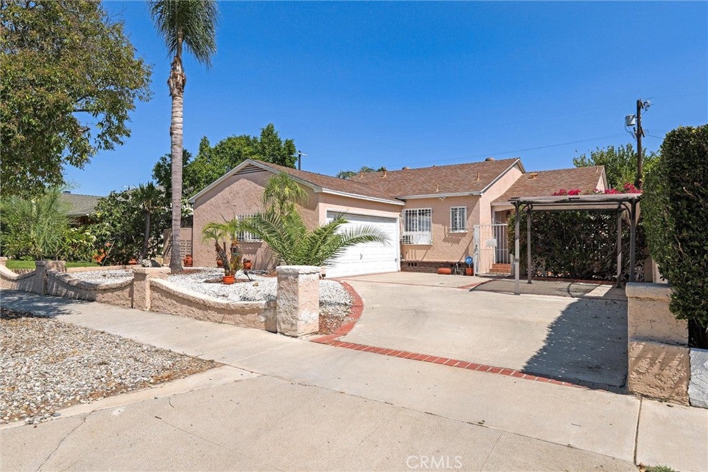 Photo of 5790 Bucknell Avenue, North Hollywood, CA 91607 (MLS # SR26150305)
